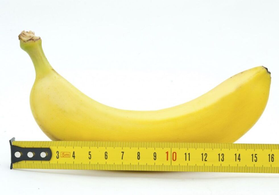 misurare le dimensioni del pene usando una banana come esempio