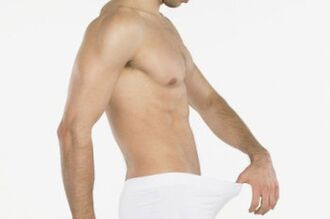Un uomo vuole aumentare le dimensioni del suo pene attraverso un intervento chirurgico